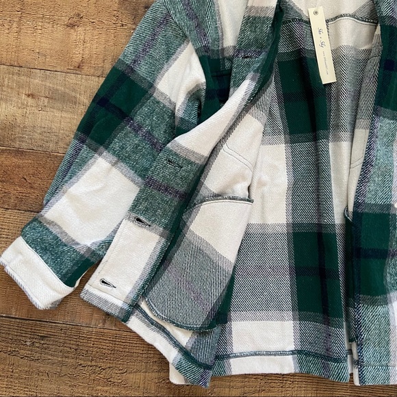 ⭐️SOFT Plaid Oversized JACKET by She + Sky - Picture 8 of 12